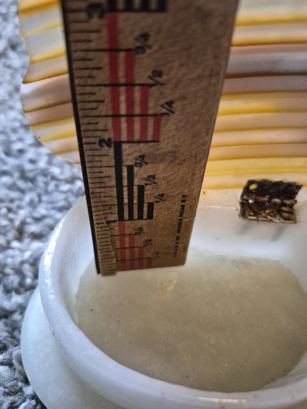 Vintage Onynx Marble,Clam Shell-Top Trinket Box in Cream and Honey Yellow